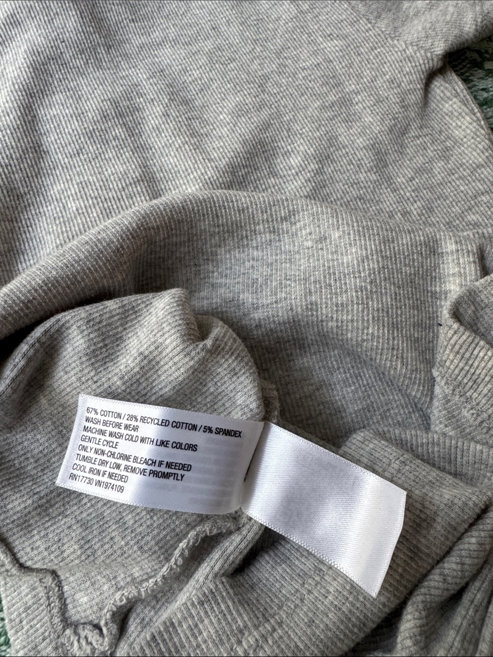 Light Gray Button-Front Ribbed Fitted Tee - Picture 4 of 5
